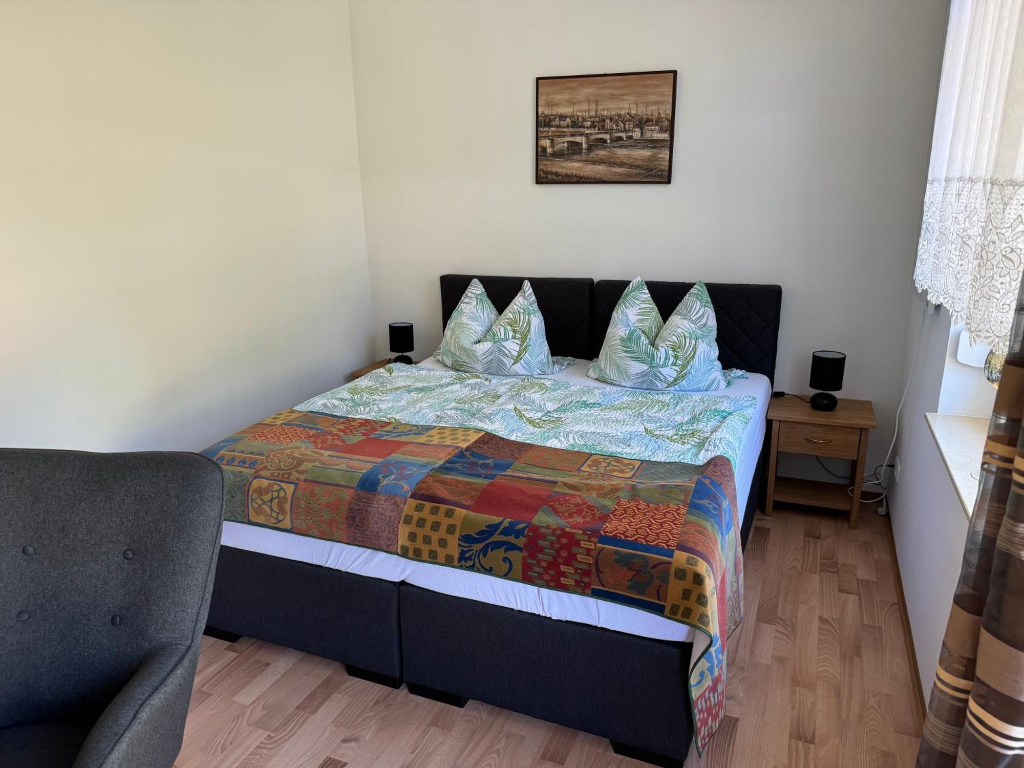 Bed & Breakfast Am Waldguertel Forst  Exterior foto